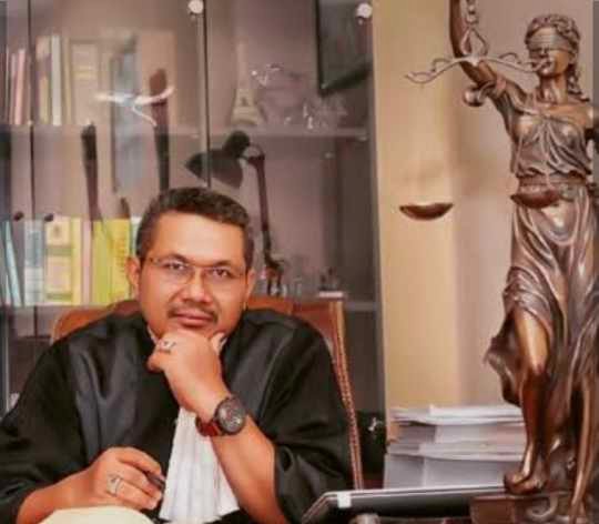 ILMU DAN SENI MEMAHAMI HUKUM: INTERPRETASI HUKUM SEBAGAI JEMBATAN ANTARA KEPASTIAN DAN KEADILAN – MENURUT KETUA UMUM DPN PERADI DR. IMAM HIDAYAT, S.H., M.H.