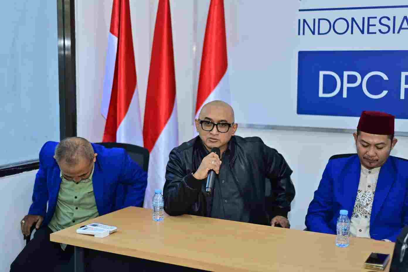 PENGUKUHAN SEKRETARIAT DPC PERADI BANDUNG RAYA: KUNJUNGAN KERJA DAN ARAHAN STRATEGIS H. YOVIE MEGANANDA SANTOSA, S.H., M.Si. SELAKU WAKIL KETUA UMUM DPN PERADI